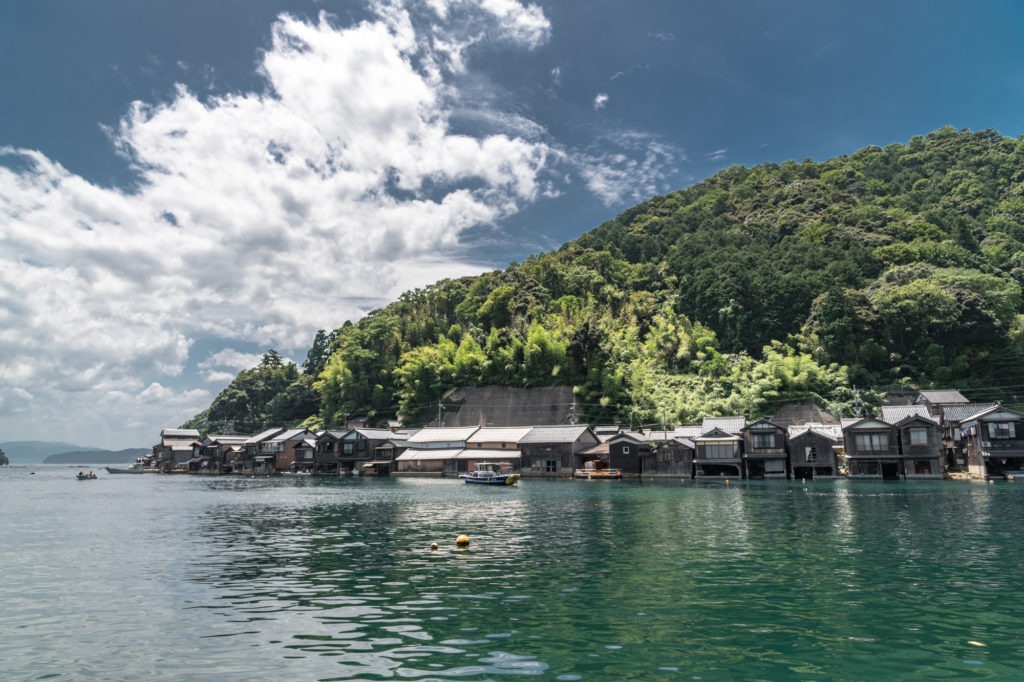 DSC2921-1024x682 京都 伊根の舟屋 ( 京都の夏におすすめの海が見える絶景写真スポット・アクセス情報や撮影ポイントなど!)