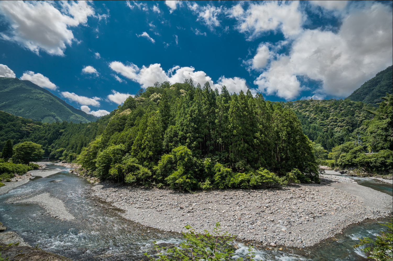 Photoshopを使用して雲や滝を見栄え良く表現するテクニックを解説 写真や映像で紹介する関西 近畿の絶景カメラ 観光スポット