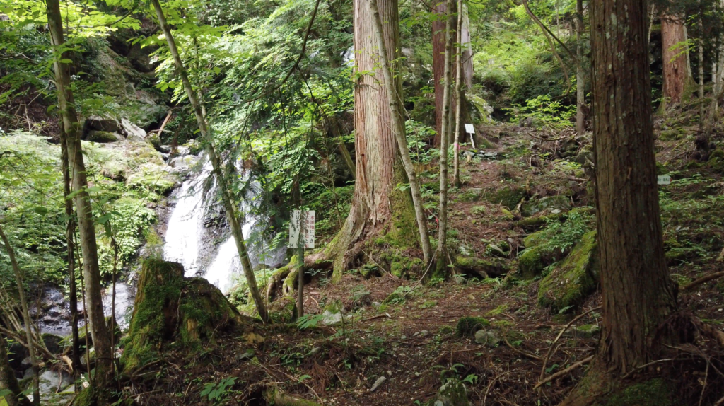 3cc9f6496ce8e3b705322306a77e526e-1024x574 奈良県 和佐羅滝(奈良の奥地にある新緑の時期におすすめの滝スポット!写真の紹介、アクセス情報など)　