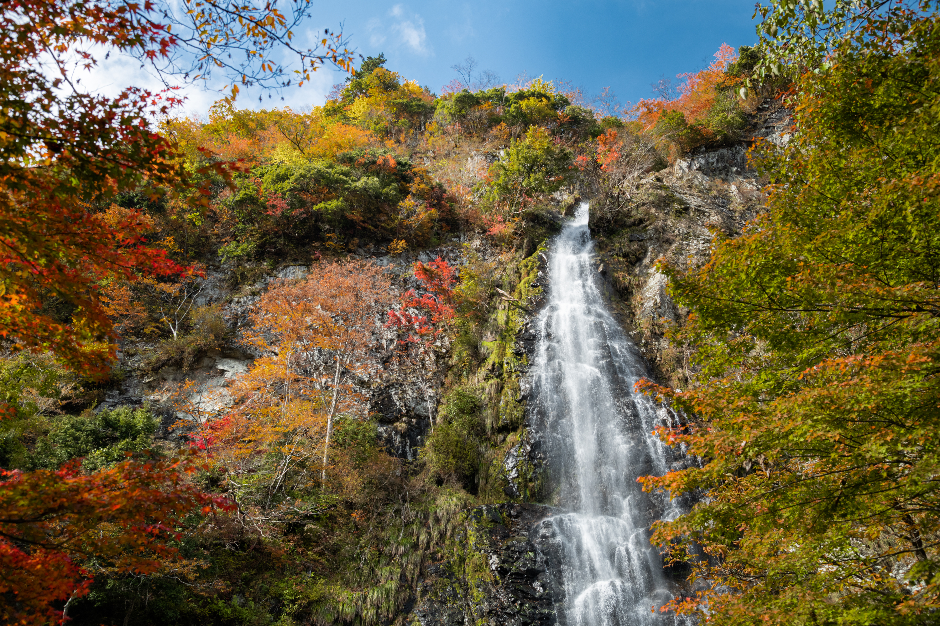 NIKON-CORPORATION_NIKON-D850_2481082290-2481196423_19897 兵庫県  天滝 (兵庫県一の落差を誇る紅葉景色の美しい絶景の滝 !撮影した写真の紹介、 アクセス情報や撮影ポイントなど!)　