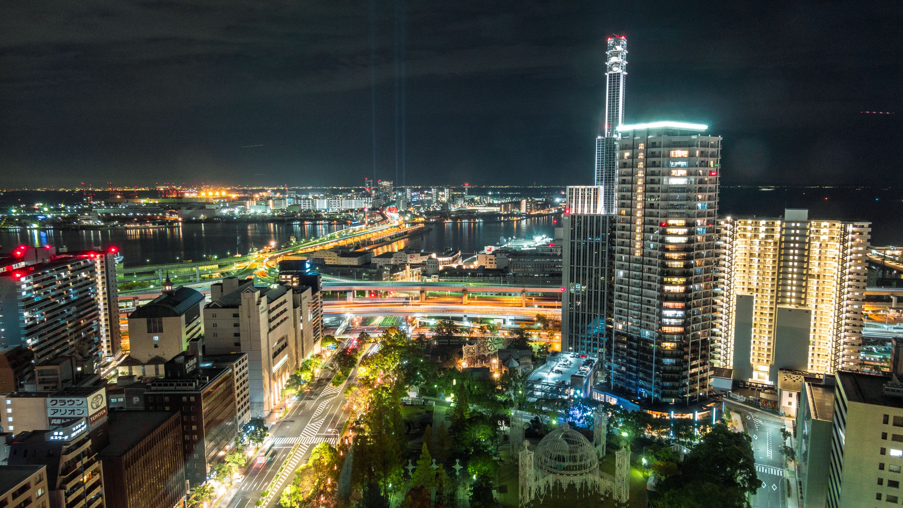 DSC01739 【兵庫県】神戸市役所24階展望台 (神戸の街並みやルミナリエを一望できる夜景におすすめの写真スポット！撮影した写真の紹介、アクセス情報や交通手段などまとめ)