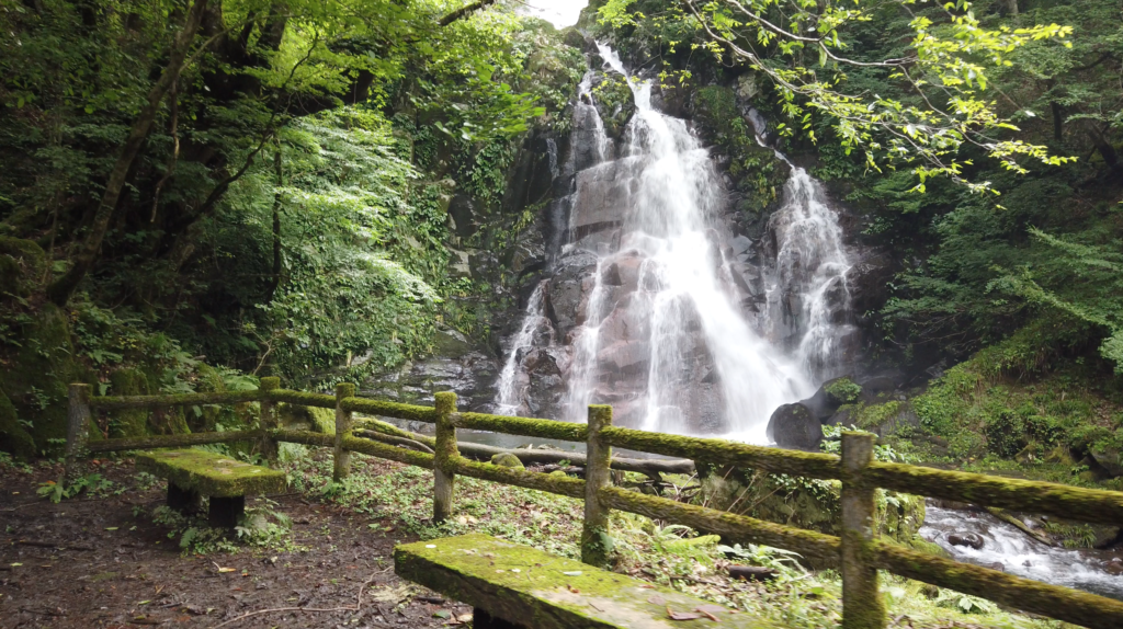 7190c70255a697a07480f5f5180b9d44-1024x574 兵庫県 神鍋渓谷公園 (迫力のある一ツ滝、二ツ滝が見所!新緑の季節におすすめ滝スポット!写真の紹介、アクセスなど)